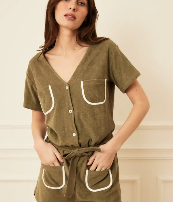girlWithJumpsuit